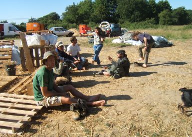 2008 (Juin) – St Etienne de Mer Morte (44) – Jacques – Christelle – Chantier paille et corps d’enduit terre 8