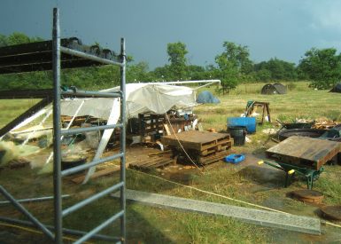 2009 (Juin) – St Etienne de Mer Morte – Jacques – Christelle – Enduits de finition extérieur chaux-terre-sable 32