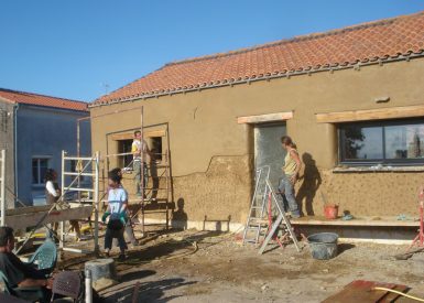 2009 – La Sicaudais (44) – Cissou et Seb – Christelle – Rénovation, correction thermique, corps d’enduit 16