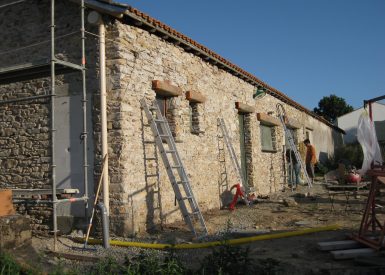 2009 – La Sicaudais (44) – Cissou et Seb – Christelle – Rénovation, correction thermique, corps d’enduit 5