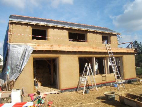 2009 – Nort sur Erdre – Cécile et Michel – Christelle – Corps d’enduit sur construction paille 2