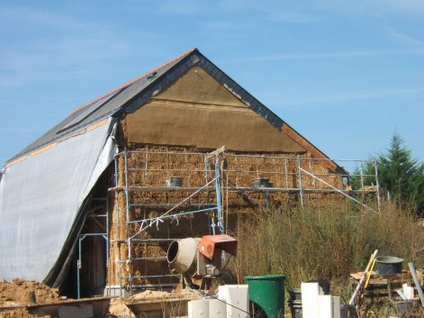 2009 – Nort sur Erdre – Solène et Thomas – Christelle – Corps d’enduit sur construction paille 18