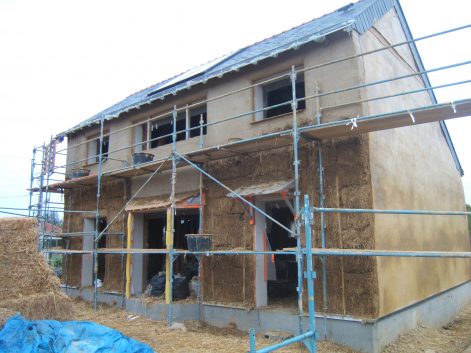 2009 – Nort sur Erdre – Solène et Thomas – Christelle – Corps d’enduit sur construction paille 24