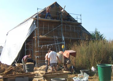 2009 – Nort sur Erdre – Solène et Thomas – Christelle – Corps d’enduit sur construction paille 4