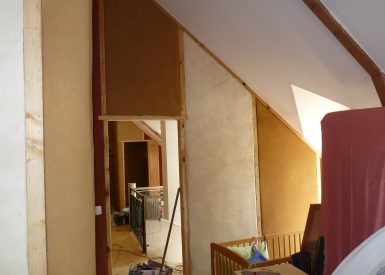 2009 – St Malo de Guersac (44) – Gladys et Jean-Marie – Christelle – Rénovation – Enduits de finition terre sur cloisons terre-paille + décorations 7