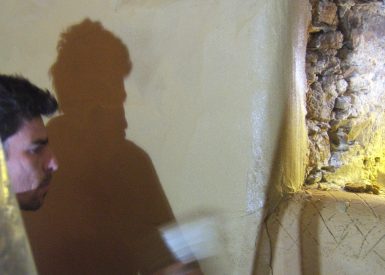 2010 (Avril) – La Benâte – Patou et Luc – Christelle – Enduits finition terre + décos 10