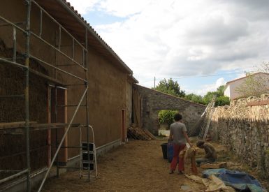 2010 – Liré (44) – Juliette et Olivier – Christelle – ITE Nord paille et corps d’enduit 12