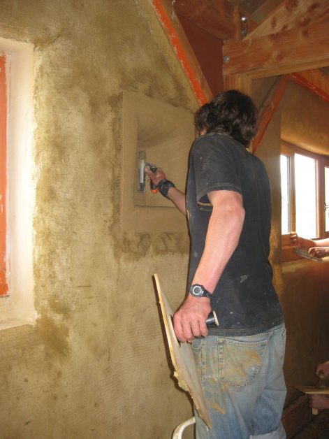 2010 – Nort sur Erdre – Cécile et Michel – Christelle – enduits de finition terre intérieur sur terre et fermacell + décorations 10