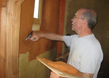 2010 – Nort sur Erdre – Cécile et Michel – Christelle – enduits de finition terre intérieur sur terre et fermacell + décorations 11