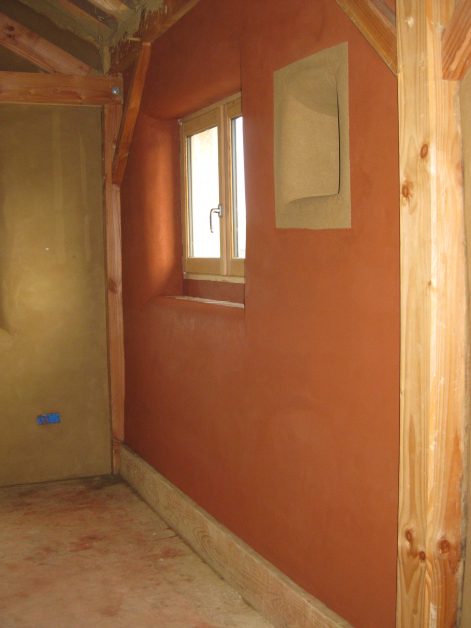 2010 – Nort sur Erdre – Cécile et Michel – Christelle – enduits de finition terre intérieur sur terre et fermacell + décorations 15
