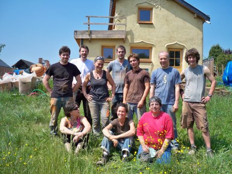 2010 – Nort sur Erdre – Cécile et Michel – Christelle – enduits de finition terre intérieur sur terre et fermacell + décorations 19