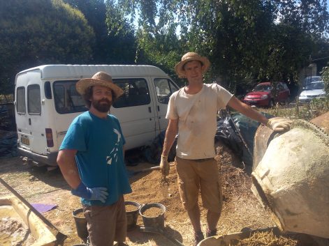 La Bohalle -49-2016-Pauline et Christophe-Mickael Verger- MFR Riaillé – Rénovation de pignon en bottes de paille et enduit terre-Les gars de la MFR-8