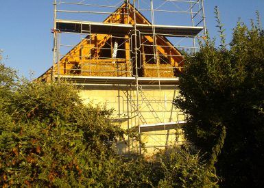 La Bohalle -49-2016-Pauline et Christophe-Mickael Verger-Rénovation de pignon en bottes de paille et enduit terre-4