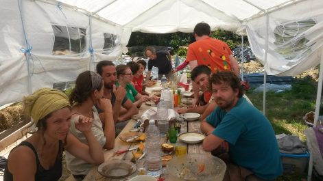 Lannion-22-juillet 2016-Nathalie et Gilles-Mickael Verger-Maison paille-chantier collectif
