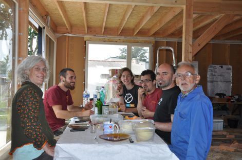 Lannion-22-juin 2016-Nathalie et Gilles-Mickael Verger-Maison paille-repas chantier eco construction