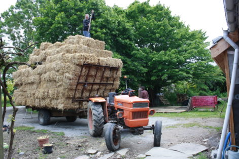 Saint-mars-du-desert-tracteur-paille