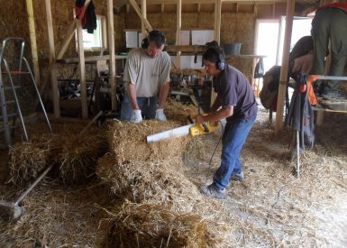 2011 – Fresnay en Retz (44) – Chantal et Jean-Michel – Christelle – Rénovation – ITI – murs paille et corps d’enduit 10