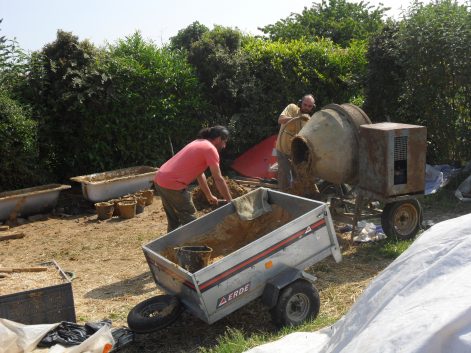2011 – Fresnay en Retz (44) – Chantal et Jean-Michel – Christelle – Rénovation – ITI – murs paille et corps d’enduit 15