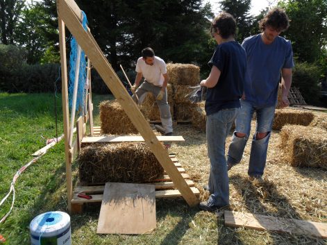 2011 – Fresnay en Retz (44) – Chantal et Jean-Michel – Christelle – Rénovation – ITI – murs paille et corps d’enduit 9