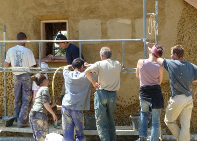 2011 – La Chapelle Saint Sauveur (44) – Béné et Nico – Christelle – Murs paille et corps d’enduit 29