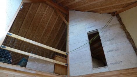 2013 – La Chapelle Saint Sauveur (44) – Béné et Nico – Christelle – Chantier participatif terre-paille + finitions terre intérieur 2