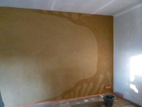 2013 – Paulx (44) – Pauline et Gaëtan – Christelle – Chantier enduits de finition intérieur en terre + décorations 11
