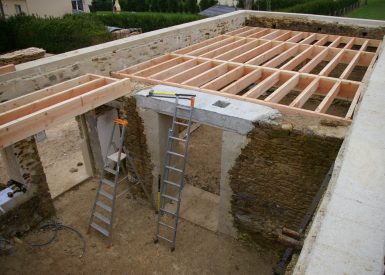 2014 – Amayé sur Seulles (14) – Christelle et Christophe – Christelle – Rénovation (réhausse de maison pierres en bottes de paille + corps d’enduit intérieur et extérieur) 1