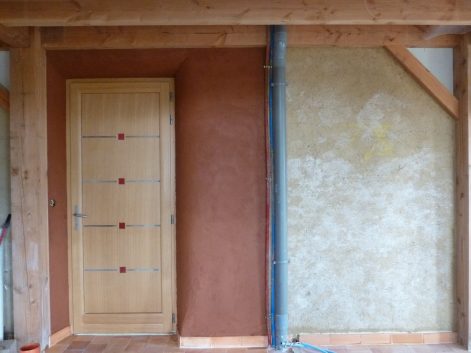 2014 – Tauxigny (37) – Anne-Claire et Pierre – Christelle – Enduits de finition intérieur en terre + sgraffito + stuc argile 16
