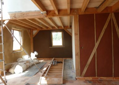 2014 – Tauxigny (37) – Anne-Claire et Pierre – Christelle – Enduits de finition intérieur en terre + sgraffito + stuc argile 41