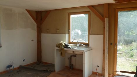 2014 – Tauxigny (37) – Anne-Claire et Pierre – Christelle – Enduits de finition intérieur en terre + sgraffito + stuc argile 7