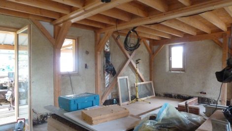 2014 (maison finie en 2016)- Montigny aux Amognes – Marion – Christelle – Chantier enduits de finition intérieurs + décorations + tests résistance 2