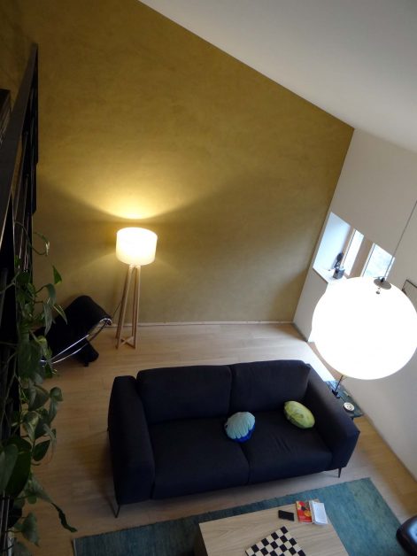 2016 – Quintenas – Laure et Jérome – Stéphanie – Corps d’enduit et finition terre sur un mur de refend en pierre en rénovation – 10