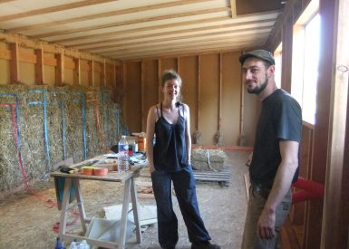 Chantier participatif de corps d’enduit terre sur paille-Sainte Anne sur Brivet-44-Gwen et Tamara-Mickaël Verger-2016-14