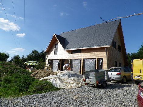 Savenay-44-2014-Benoit et Aurélie-Mickael Verger- 2 bardage de maison en paille terre