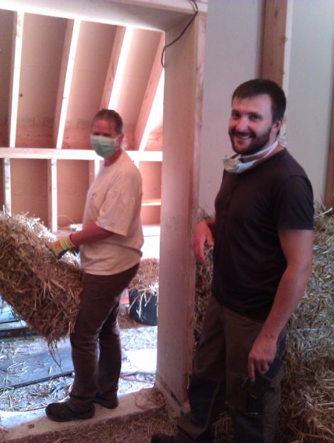 Savenay-44-2014-Benoit et Aurélie-Mickael Verger- 4 batiment en paille et terre
