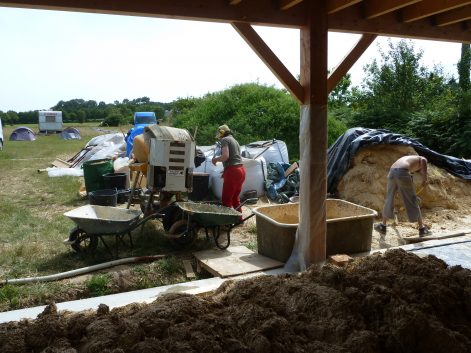Férel (56) – 2017(juin et juillet) – Florence et Guillaume – Christelle – paille et corps d’enduit 8