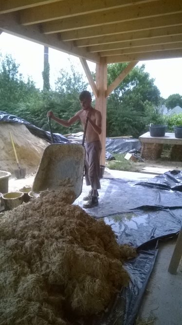 Férel (56) – 2017(juin et juillet) – Florence et Guillaume – Christelle – paille et corps d’enduit 9