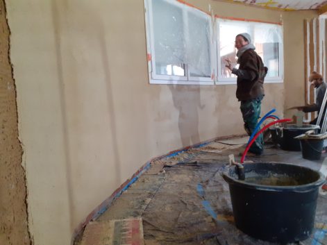 chantier participatif enduit de finition terre-2