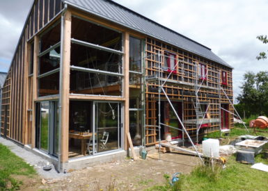 Vue Sud-Ouest de la maison, au démarrage du chantier